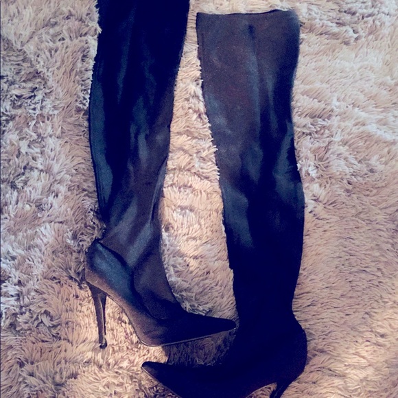 Black Boots - Picture 1 of 2